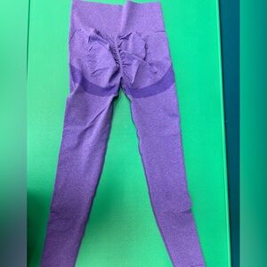 NEW!!! Woman’s M Purple Leggings